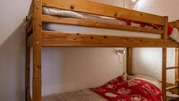 Fer et planche Ă repasser