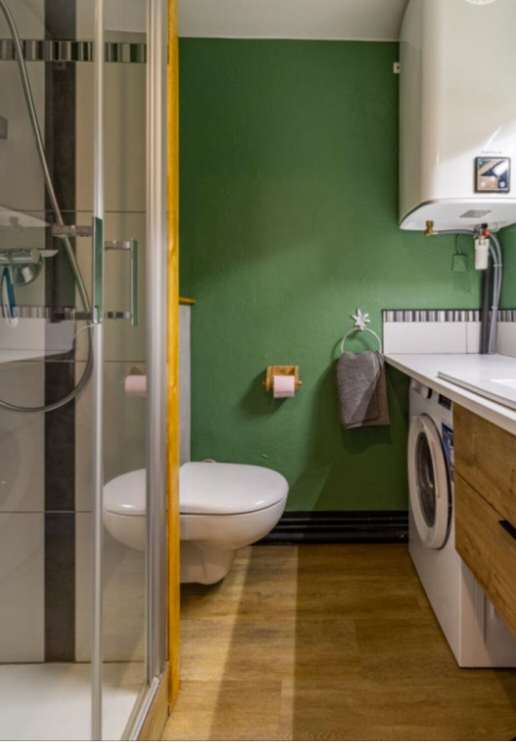 Douche, sèche-cheveux