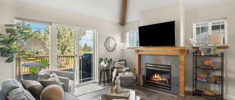 Televisión, chimenea