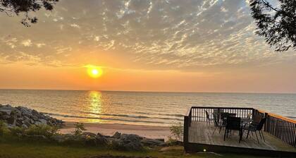 Hot Tub | Sleeps 20 | Private Beach | Game Room