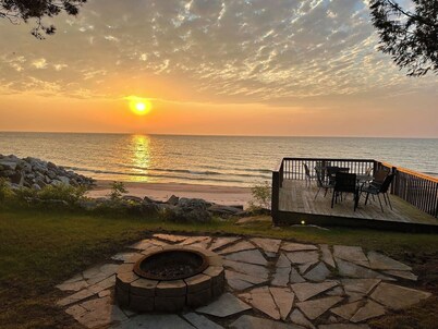 Hot Tub | Sleeps 20 | Private Beach | Game Room