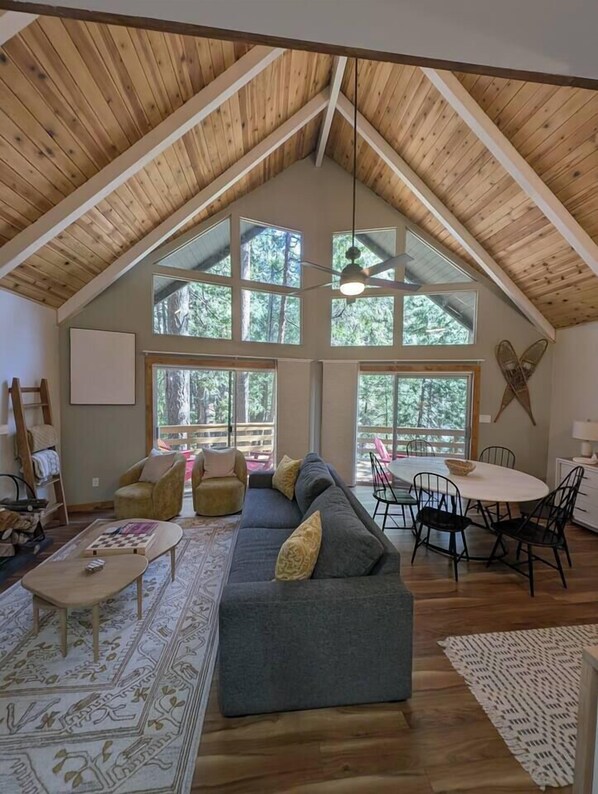 TV, fireplace, table football, stereo