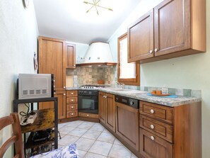 Frigorifero, microonde, forno, lavastoviglie