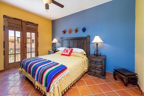 2 slaapkamers, een bureau, een strijkplank/strijkijzer, gratis wifi