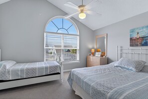 4 室のベッドルーム、旅行用ベビーベッド、WiFi (無料)