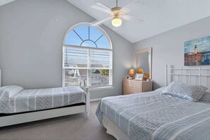 4 عدّة غرف نوم وسرير سفر وواي فاي مجانًا