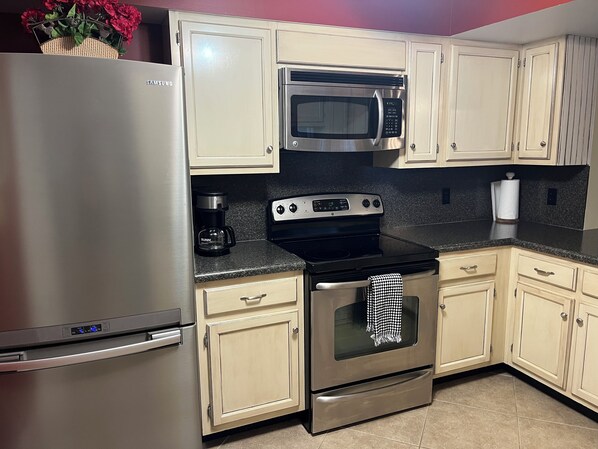 Fridge, microwave, oven, stovetop