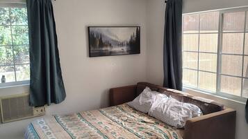 1 bedroom, desk, iron/ironing board, free WiFi