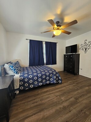4 bedrooms, WiFi, bed sheets