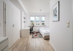 1 bedroom, iron/ironing board, WiFi, bed sheets - Chocimska Urban Peace Apartment (Warszawa)