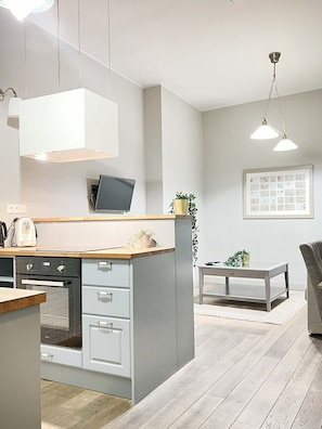 Fridge, oven, dishwasher, coffee/tea maker - Jana 18/11 (Unknown)