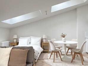 アイロン / アイロン台、WiFi (無料)、ベッドシーツ