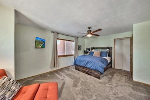 3 bedrooms, iron/ironing board, travel crib, WiFi