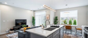 Spacious 4BR Warrenville Home- Rep 1