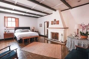 6 chambres, fer et planche à repasser, Wi-Fi, draps fournis