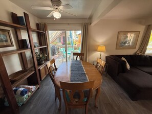 Smart TV, DVD player