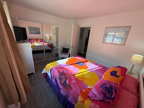 2 chambres, fer et planche à repasser, lit parapluie, Wi-Fi gratuit