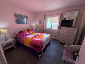 2 bedrooms, iron/ironing board, travel cot, free WiFi