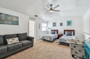 2 dormitorios, tabla de planchar con plancha, wifi y ropa de cama