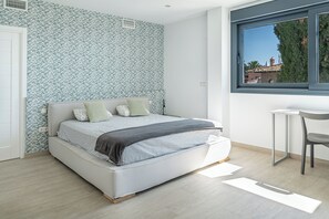 4 Schlafzimmer, Bügeleisen/Bügelbrett, Reisekinderbett, Internetzugang