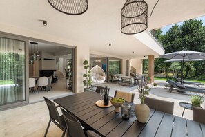 Outdoor dining - Villa Villa Boschetto (Istria - Juricani) (Juricani)