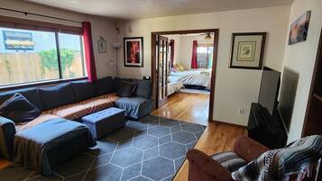 Smart TV, fireplace, DVD player, ping pong