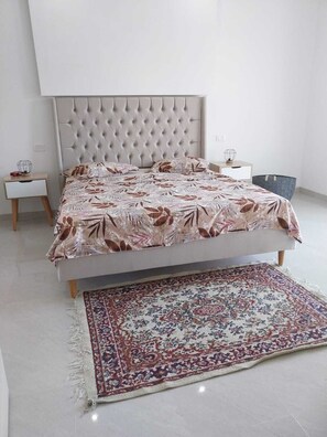 4 bedrooms, WiFi, bed sheets