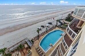 A heated pool - Stunning 3-Bed Oceanfront Condo with Expansive Balcony and Luxury Finishes (Daytona Beach)