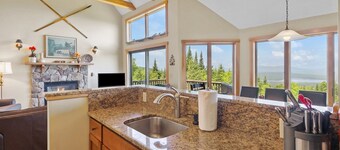 Gray Fox 7 | Beautiful ski in/ski out condo, with amazing views!!