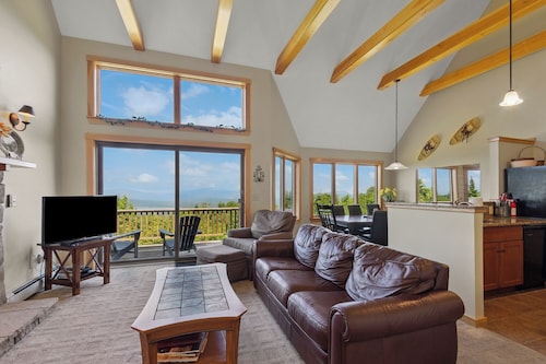 Gray Fox 7 | Beautiful ski in/ski out condo, with amazing views!!