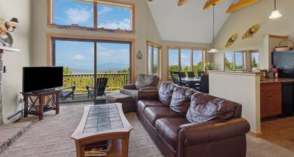 Gray Fox 7 | Beautiful ski in/ski out condo, with amazing views!!