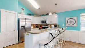 Fridge, microwave, stovetop, dishwasher