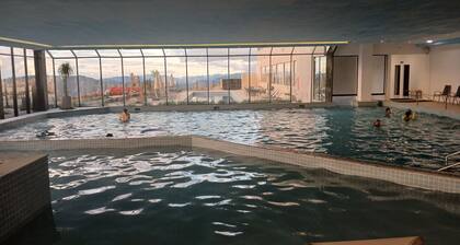 Gran Paradiso Campos do Jordão Resort with heated pool, hot tub, sauna