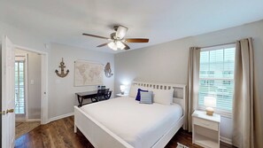 2 habitaciones, escritorio, tabla de planchar con plancha y wifi gratis 