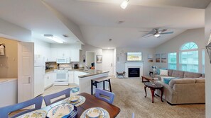 Smart TV, fireplace