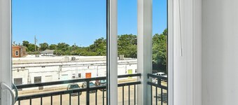 4story Townhome w/ Rooftop View at Bishop Arts 10 min from Downtown Dallas