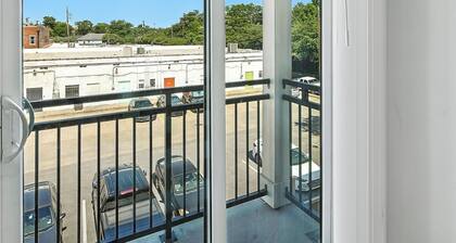 4story Townhome w/ Rooftop View at Bishop Arts 10 min from Downtown Dallas