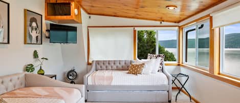 4 habitaciones, tabla de planchar con plancha, cuna de viaje y wifi