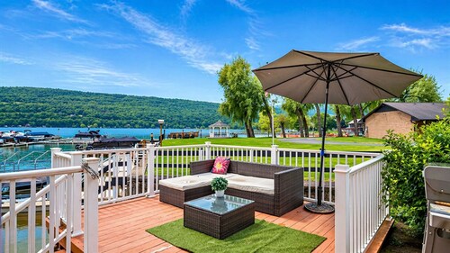 Keuka Lakefront | Walk to Hammonsport | 10 Guest