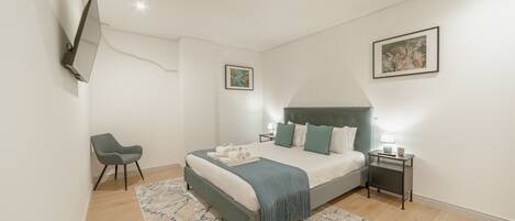 2 slaapkamers, een strijkplank/strijkijzer, gratis wifi, beddengoed