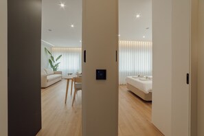 Fer et planche à repasser, Wi-Fi gratuit, draps fournis