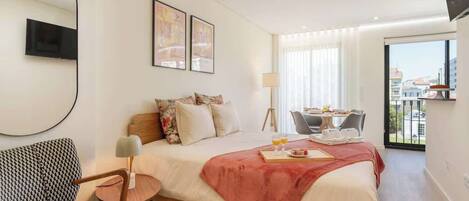 5 soverom, skrivebord, strykejern/-brett og wi-fi (inkludert)