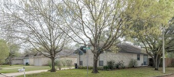 Cozy 1 Bedroom 1 Bath Home with WiFi, AC, Full Kitchen near Energy Corridor