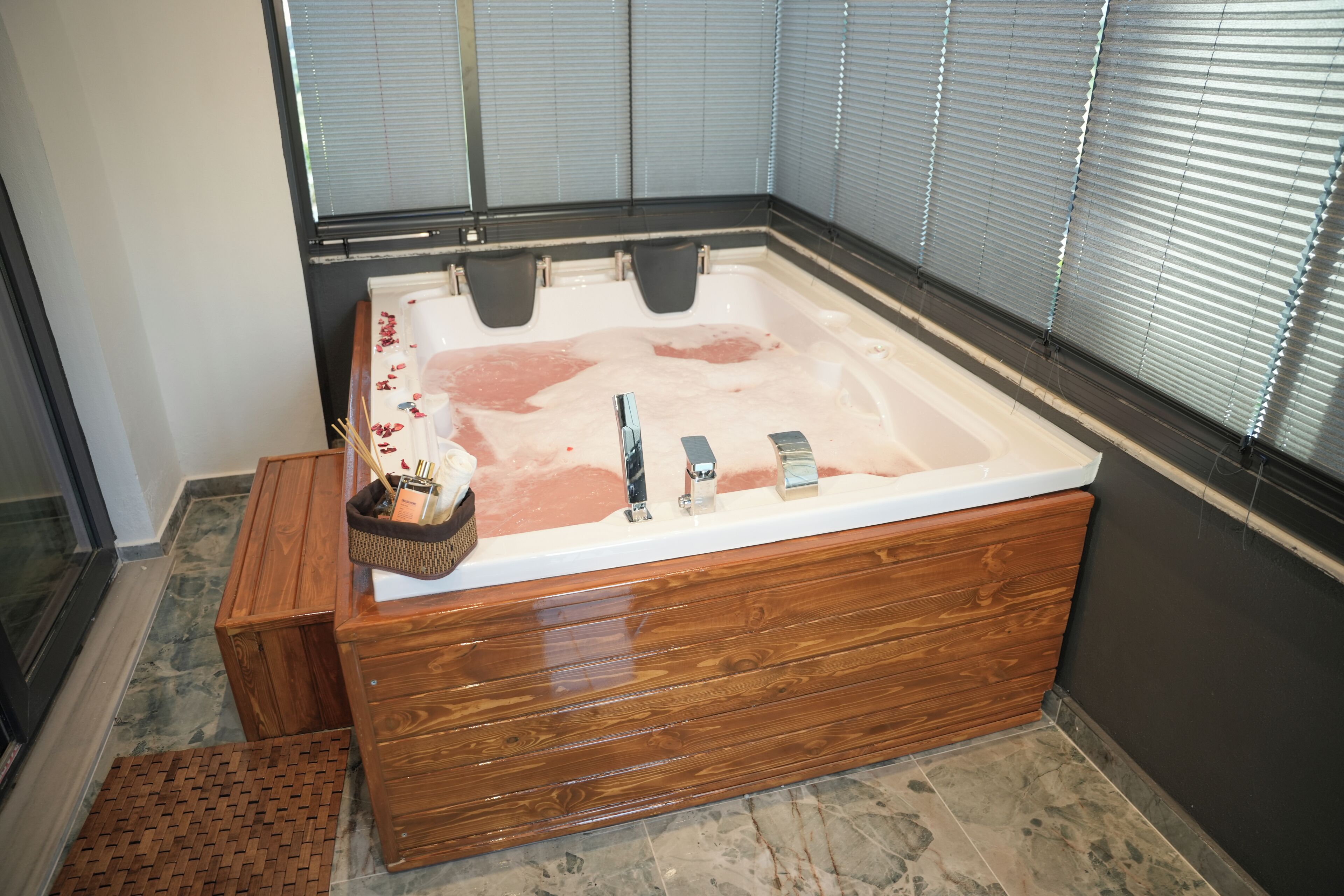 Suite Premium, baño privado, vistas a la ciudad | Ropa de cama hipoalergénica y wifi gratis