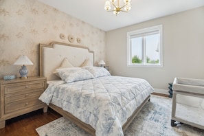 6 bedrooms, desk, free WiFi, bed sheets