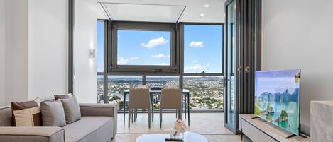 Deluxe Apartment, 1 Bedroom, River View | Living area