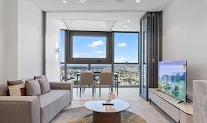 Deluxe Apartment, 1 Bedroom, River View | Living area - Facehome QWR (Brisbane)