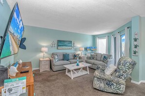 TV - Charming Coastal Retreat in North Myrtle Beach! (North Myrtle Beach)