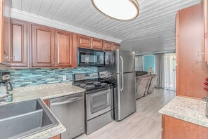 Fridge, microwave, oven, stovetop - Spacious 6-BR Beach Cottage (North Myrtle Beach)