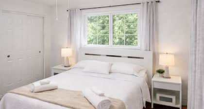 Boater's Paradise with Gulf Access Fort Myers Shores